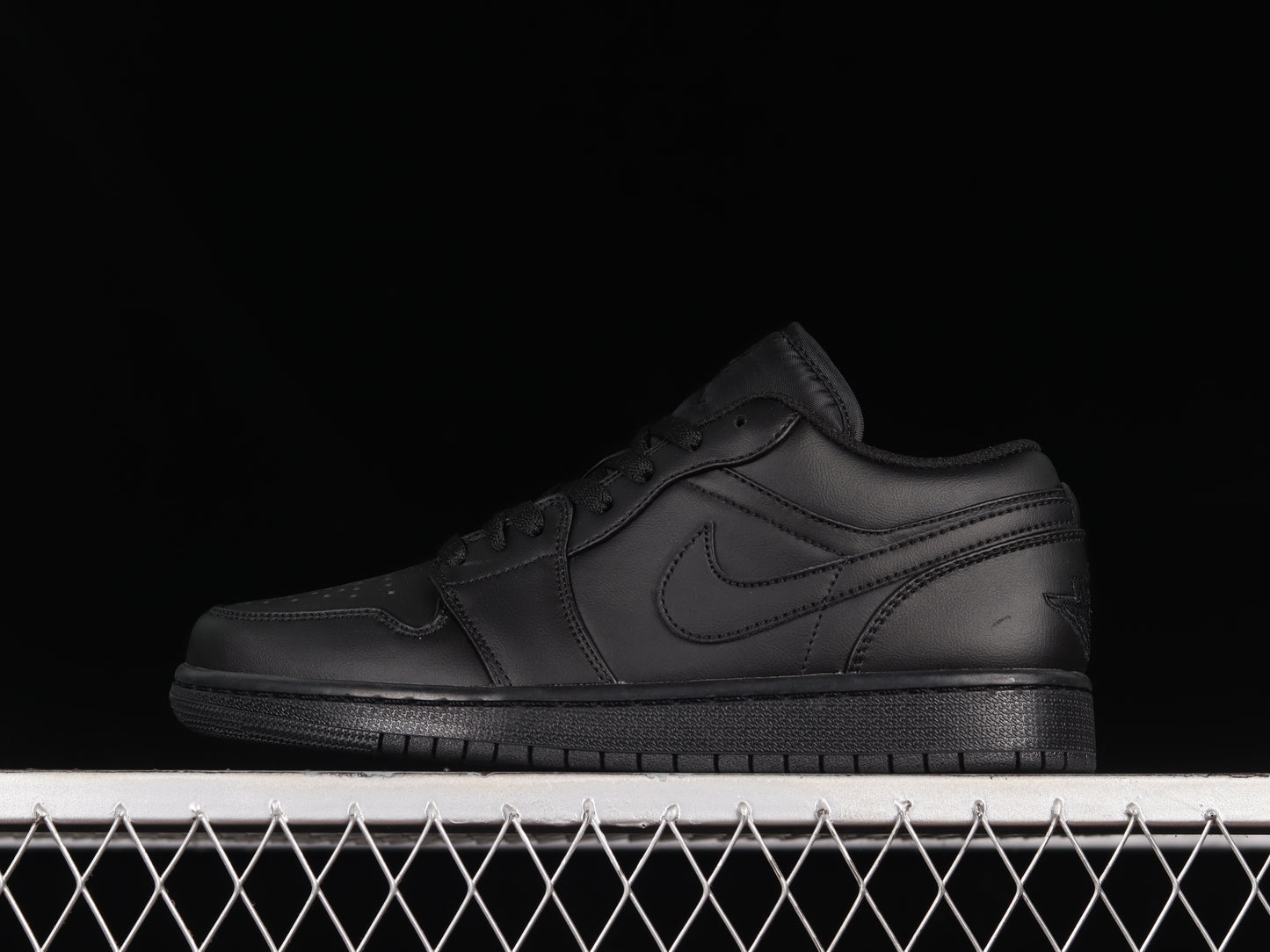 Air Jordan 1 Low Triple Black 553558-093